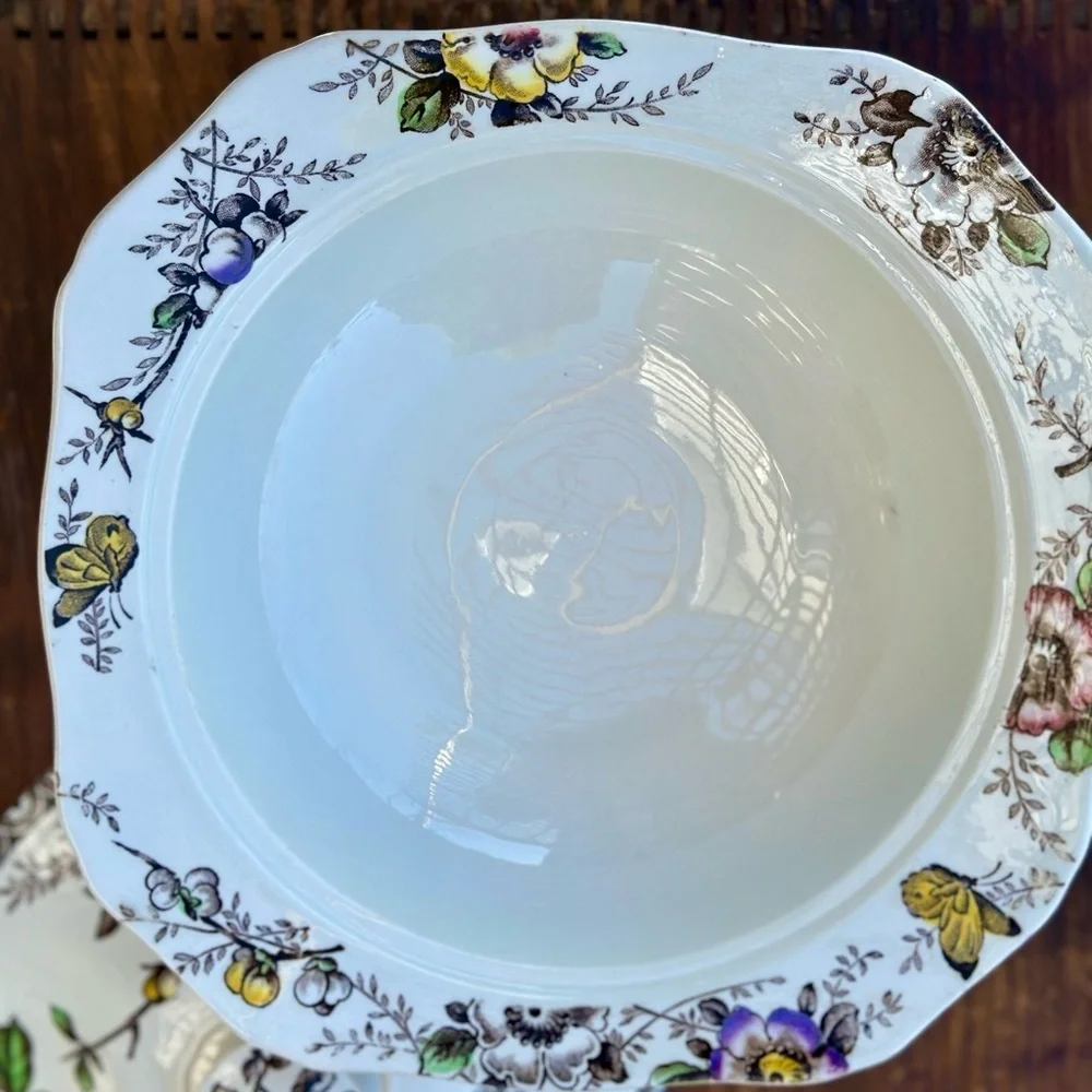 Alfred Meakin’s “Medway” Decor Covered Vegetable/Tureen Dish